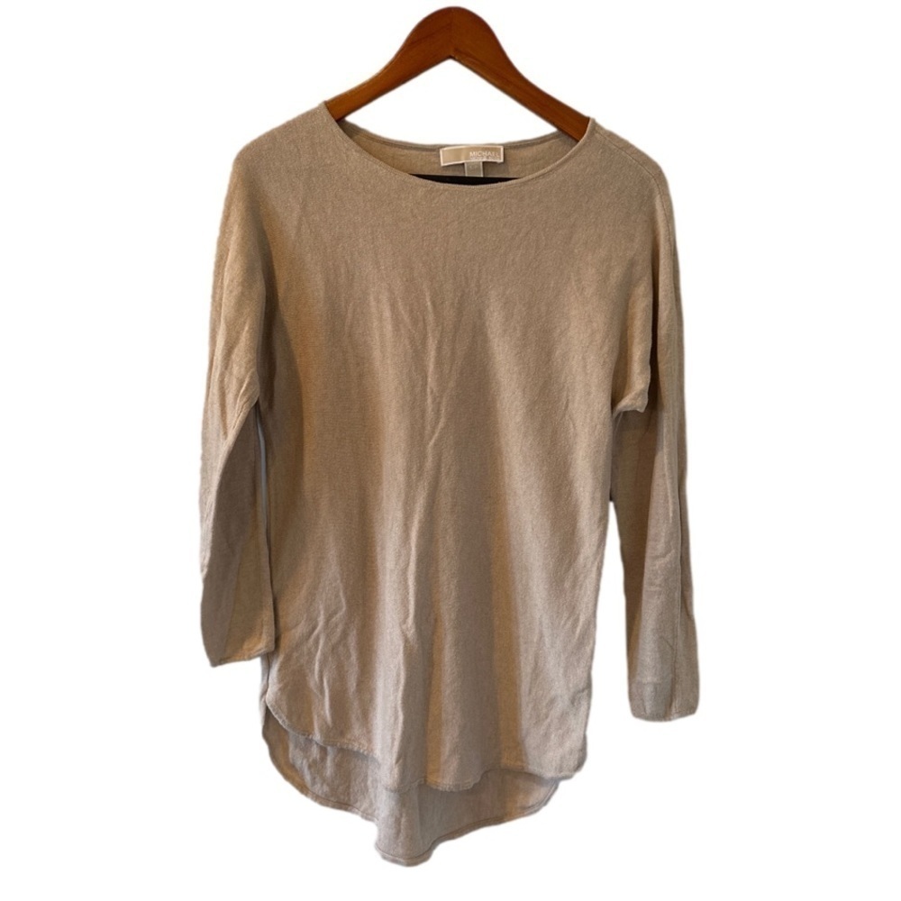 Michael Kors Women's Long Sleeve Crew Neck
Tan Sweater- Size small